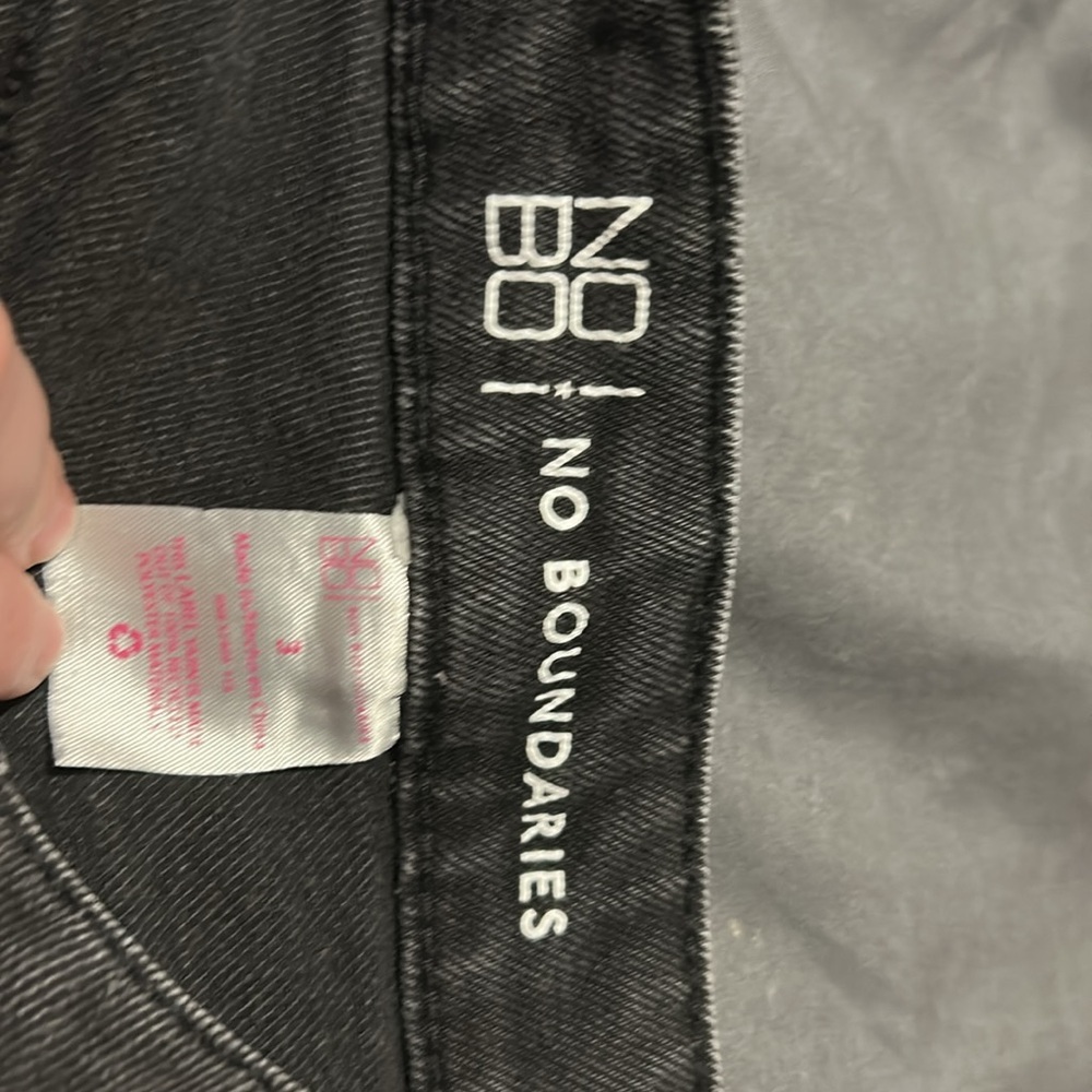 No Boundaries Black Slim Jeans Distressed - Picture 2 of 2